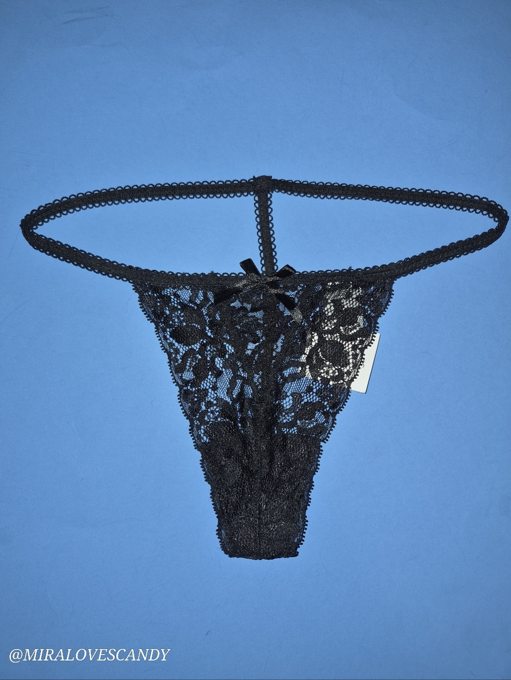 FREDERICK'S OF HOLLYWOOD SEXY G STRING BLACK LACE FRONT w/BOW MEDIUM NEW w/TAGS!